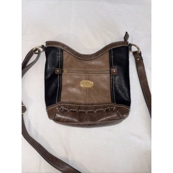 b.o.c. Born Concept Marwick Charging Crossbody Bag - Picture 1 of 15